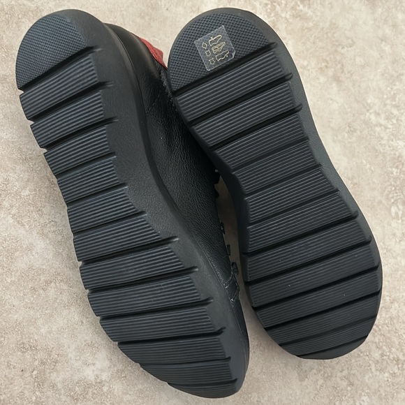 NWOB SPRING RD WEDGE SNEAKER IN BLACK LEATHER SIZE 7 - Picture 5 of 8